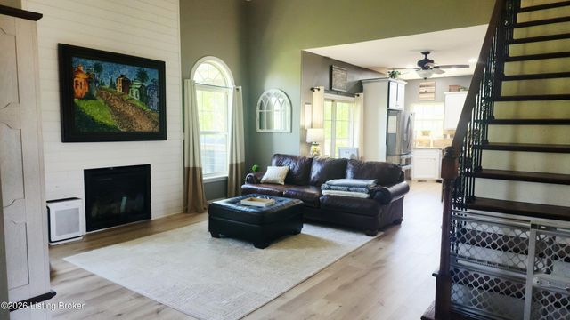 1202 Deer Fields Trace, La Grange, KY 40031