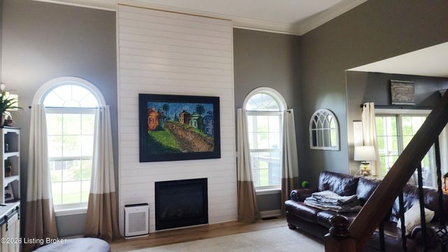 1202 Deer Fields Trace, La Grange, KY 40031