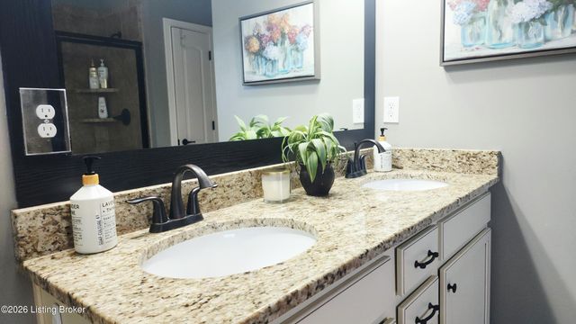 1202 Deer Fields Trace, La Grange, KY 40031