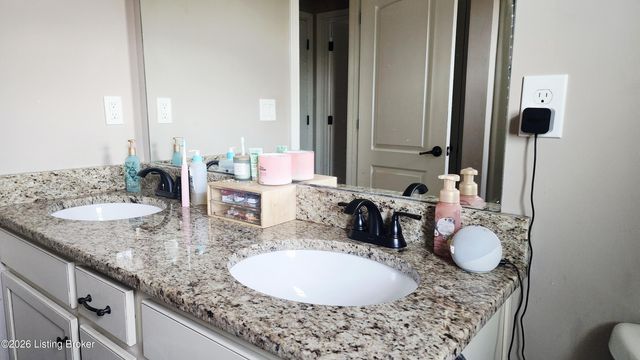 1202 Deer Fields Trace, La Grange, KY 40031
