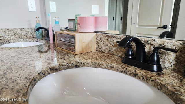 1202 Deer Fields Trace, La Grange, KY 40031