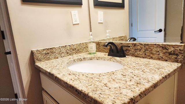 1202 Deer Fields Trace, La Grange, KY 40031