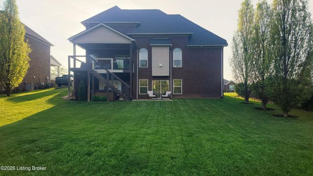 1202 Deer Fields Trace, La Grange, KY 40031