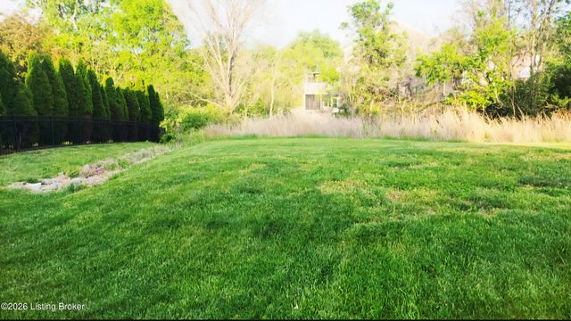1202 Deer Fields Trace, La Grange, KY 40031