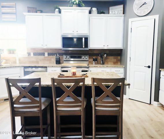 1202 Deer Fields Trace, La Grange, KY 40031