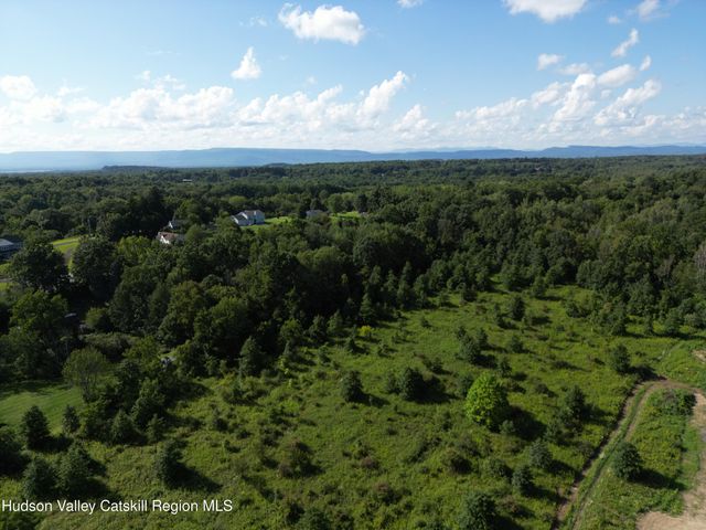17 Lindsey Court, Wallkill, NY 12589