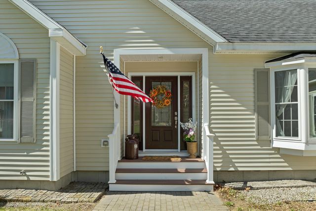22 Fairway Drive, Ashland, NH 03217