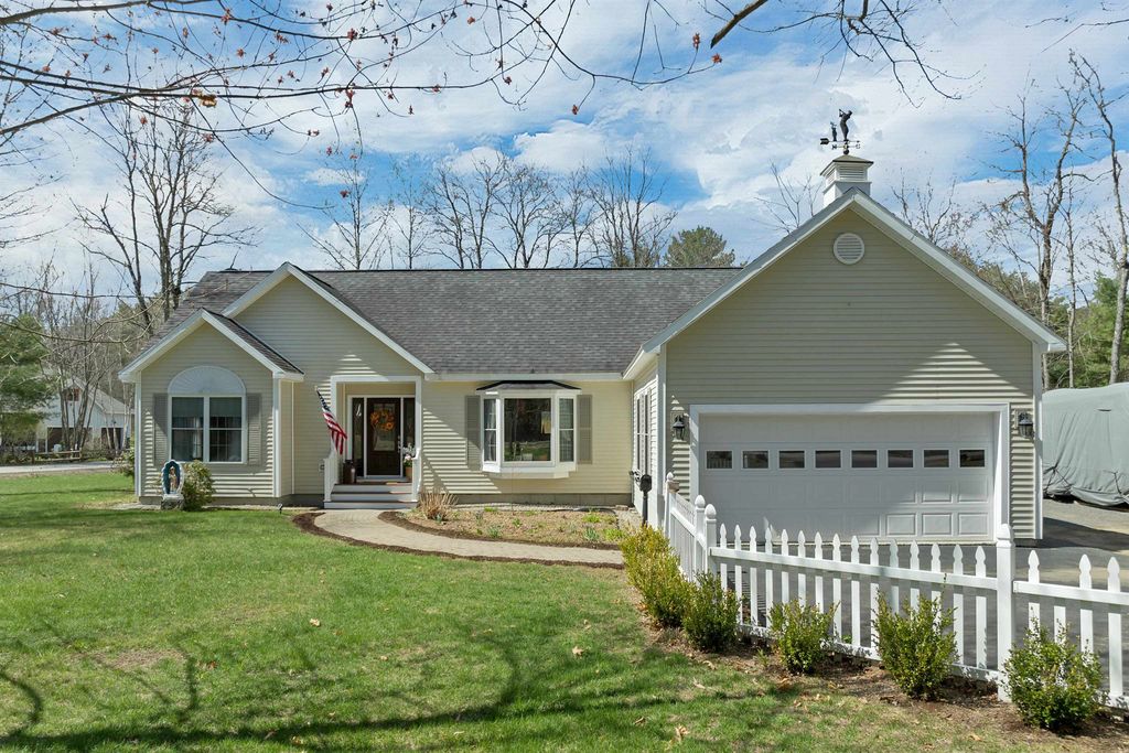 22 Fairway Drive, Ashland, NH 03217