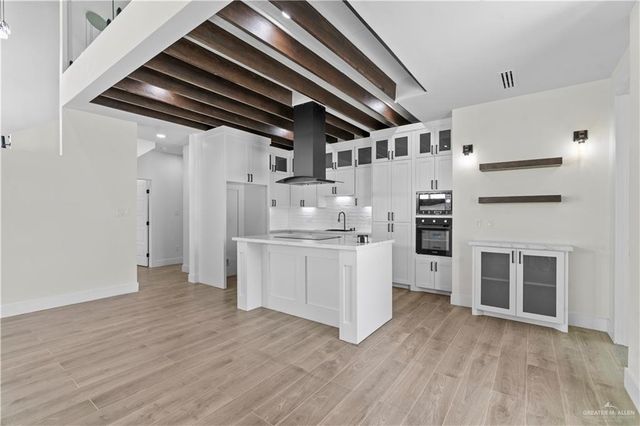 3705 E Diamondhead Avenue, Alton, TX 78573