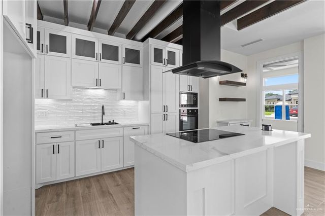 3705 E Diamondhead Avenue, Alton, TX 78573