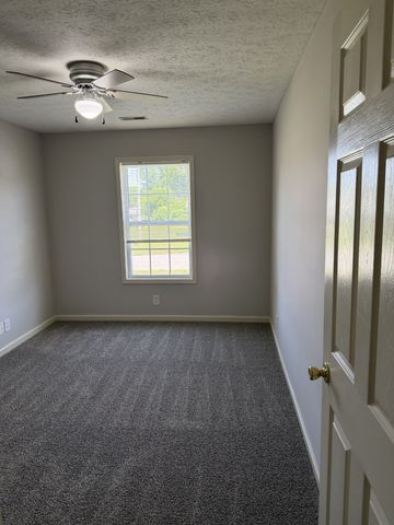 209 Ruf Dr, Oak Grove, KY 42262