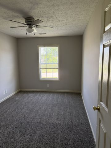 209 Ruf Dr, Oak Grove, KY 42262