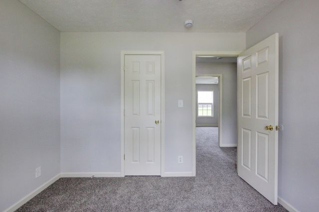 209 Ruf Dr, Oak Grove, KY 42262
