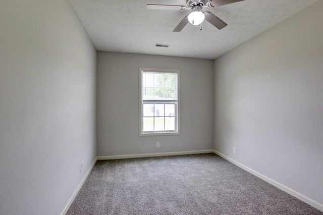 209 Ruf Dr, Oak Grove, KY 42262
