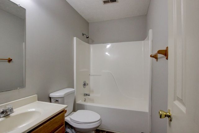 209 Ruf Dr, Oak Grove, KY 42262
