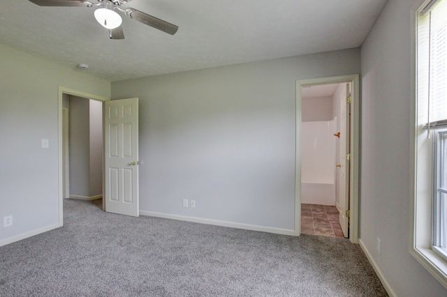 209 Ruf Dr, Oak Grove, KY 42262