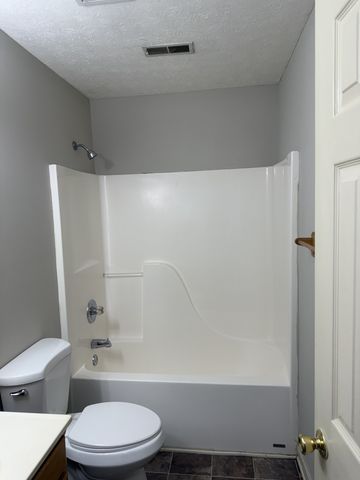 209 Ruf Dr, Oak Grove, KY 42262