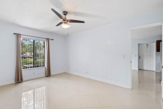 204 FOXTAIL Drive F1, Greenacres, FL 33415