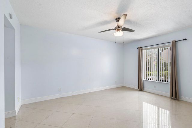 204 FOXTAIL Drive F1, Greenacres, FL 33415