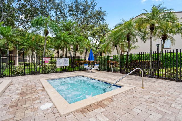 204 FOXTAIL Drive F1, Greenacres, FL 33415