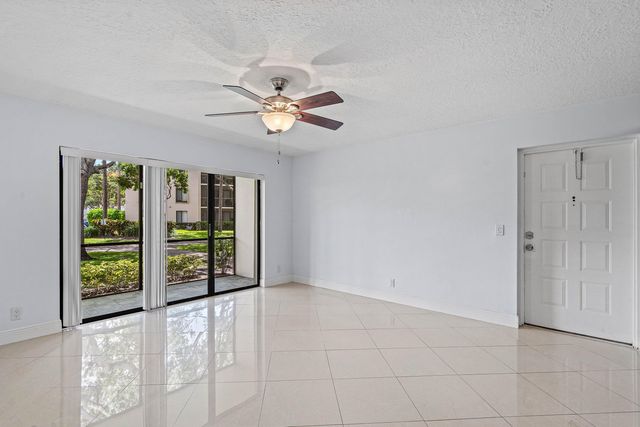 204 FOXTAIL Drive F1, Greenacres, FL 33415