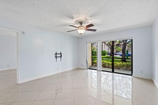 204 FOXTAIL Drive F1, Greenacres, FL 33415