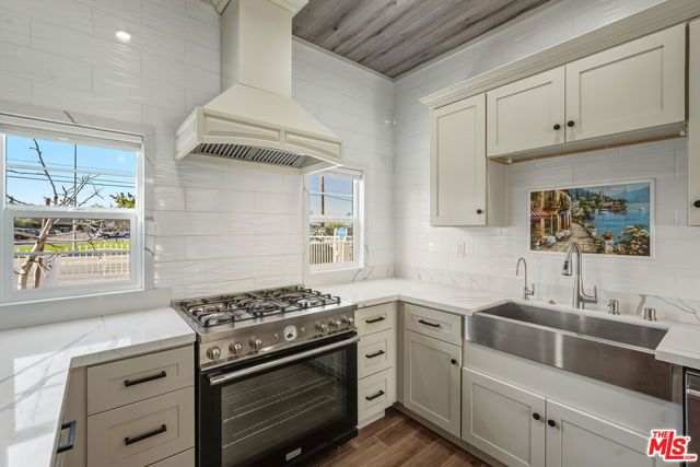 5822 Lindley Avenue, Encino (los Angeles), CA 91316