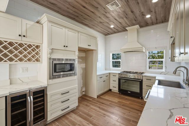 5822 Lindley Avenue, Encino (los Angeles), CA 91316