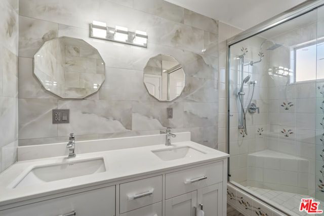 5822 Lindley Avenue, Encino (los Angeles), CA 91316