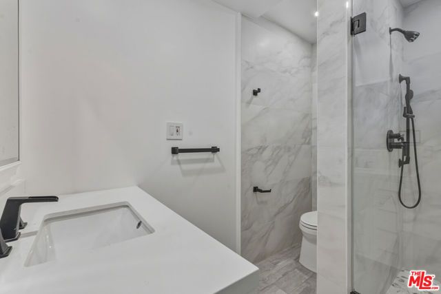 5822 Lindley Avenue, Encino (los Angeles), CA 91316