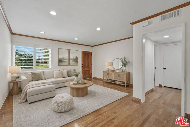 5822 Lindley Avenue, Encino (los Angeles), CA 91316