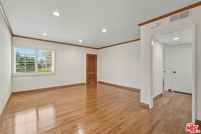 5822 Lindley Avenue, Encino (los Angeles), CA 91316