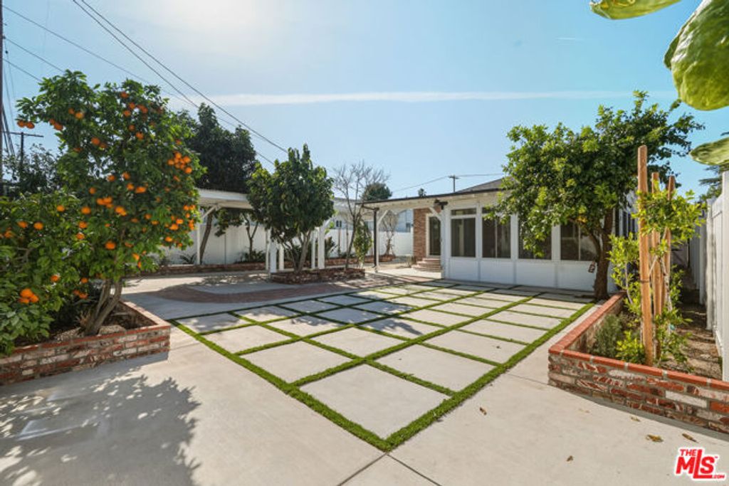 5822 Lindley Avenue, Encino (los Angeles), CA 91316