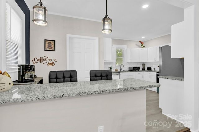 319 N Hoskins Road, Charlotte, NC 28216