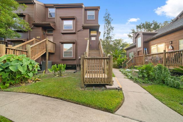 813 Davis Road, League City, TX 77573