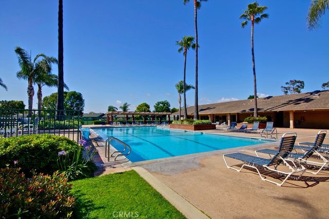 8633 Portola Court 17-E, Huntington Beach, CA 92646