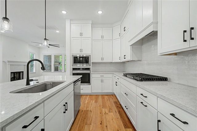 5102 SW Stanford Court, Bentonville, AR 72713