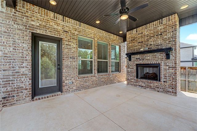 5102 SW Stanford Court, Bentonville, AR 72713