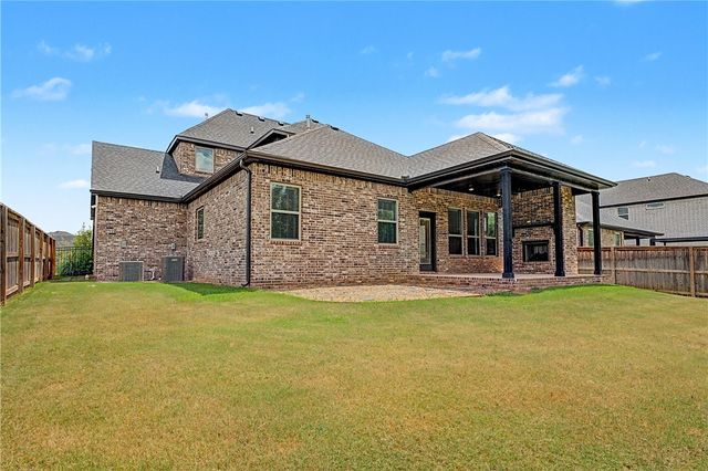 5102 SW Stanford Court, Bentonville, AR 72713
