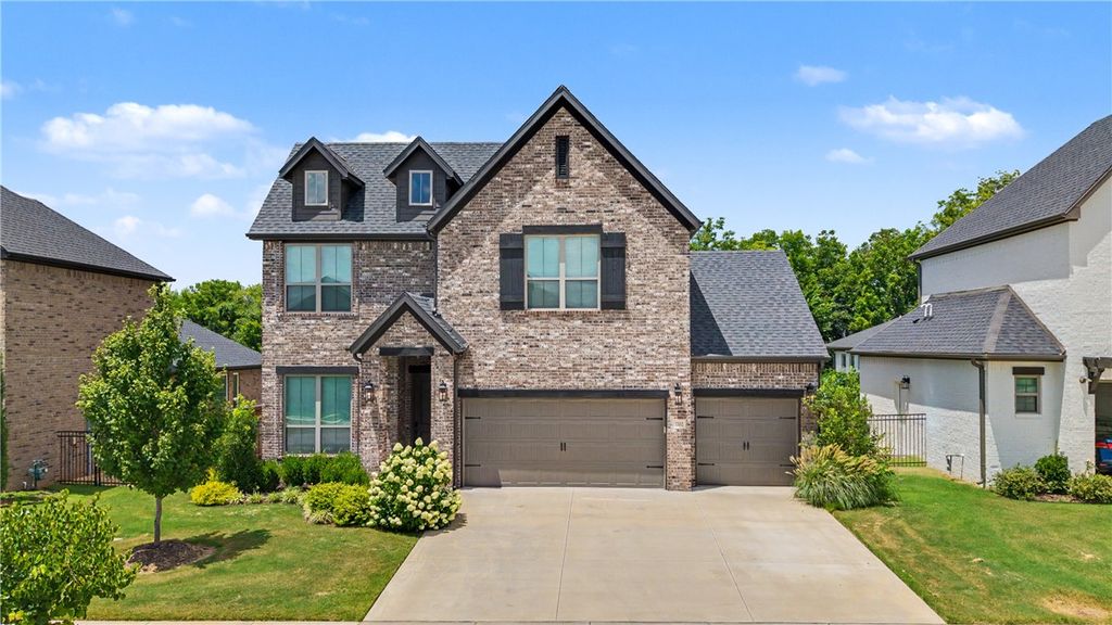 5102 SW Stanford Court, Bentonville, AR 72713