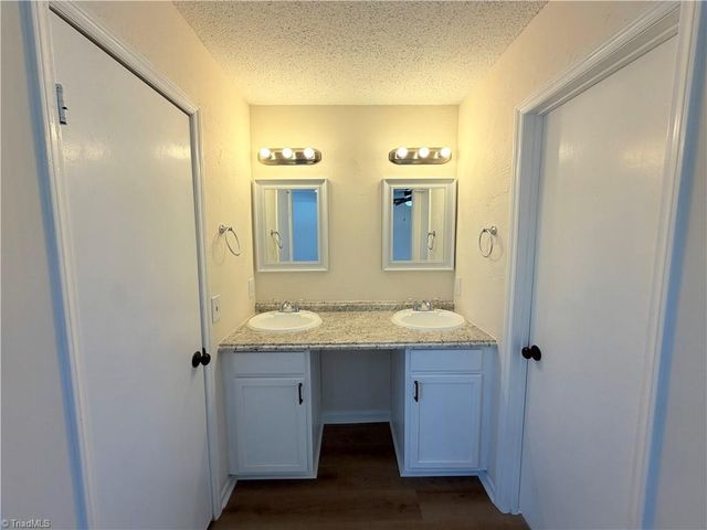 6053 Timberwood Trail, Kernersville, NC 27284