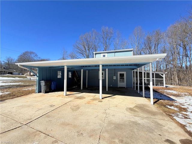 6053 Timberwood Trail, Kernersville, NC 27284