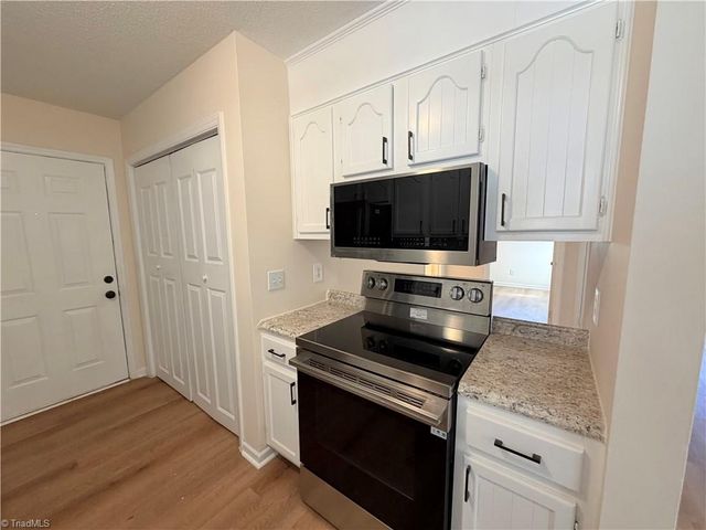 6053 Timberwood Trail, Kernersville, NC 27284