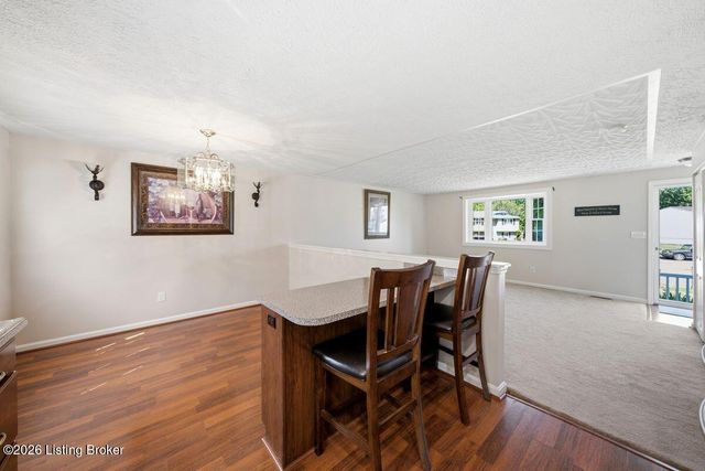 8417 Calm Ln, Louisville, KY 40219