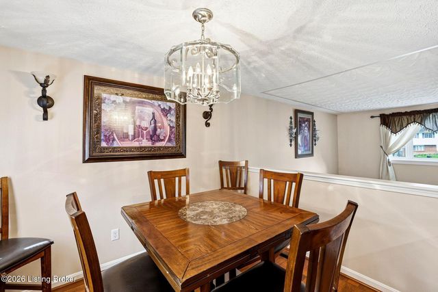 8417 Calm Ln, Louisville, KY 40219