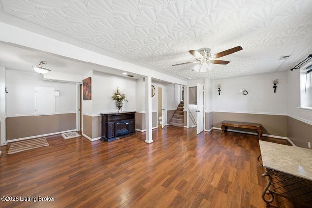 8417 Calm Ln, Louisville, KY 40219