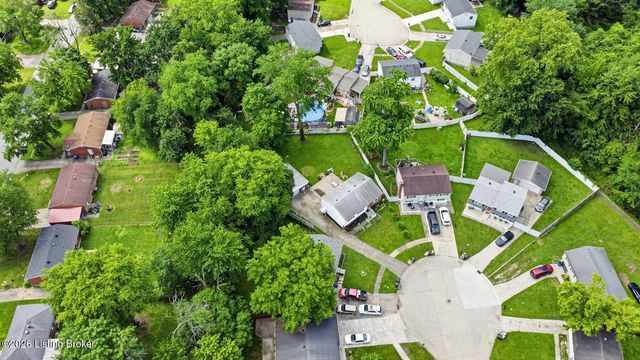 8417 Calm Ln, Louisville, KY 40219
