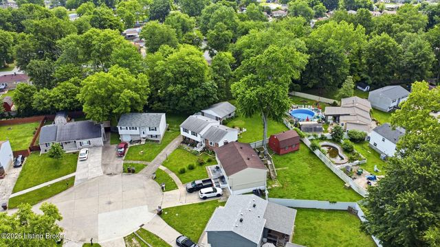 8417 Calm Ln, Louisville, KY 40219