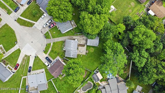 8417 Calm Ln, Louisville, KY 40219