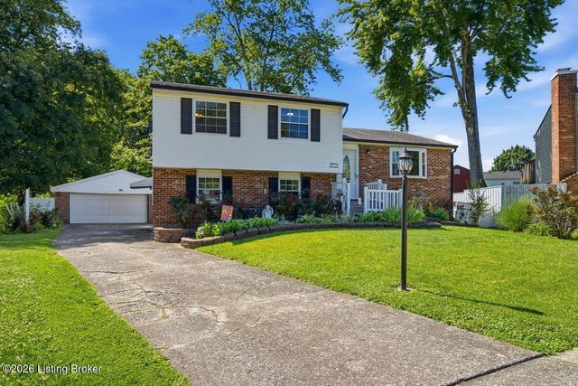 8417 Calm Ln, Louisville, KY 40219